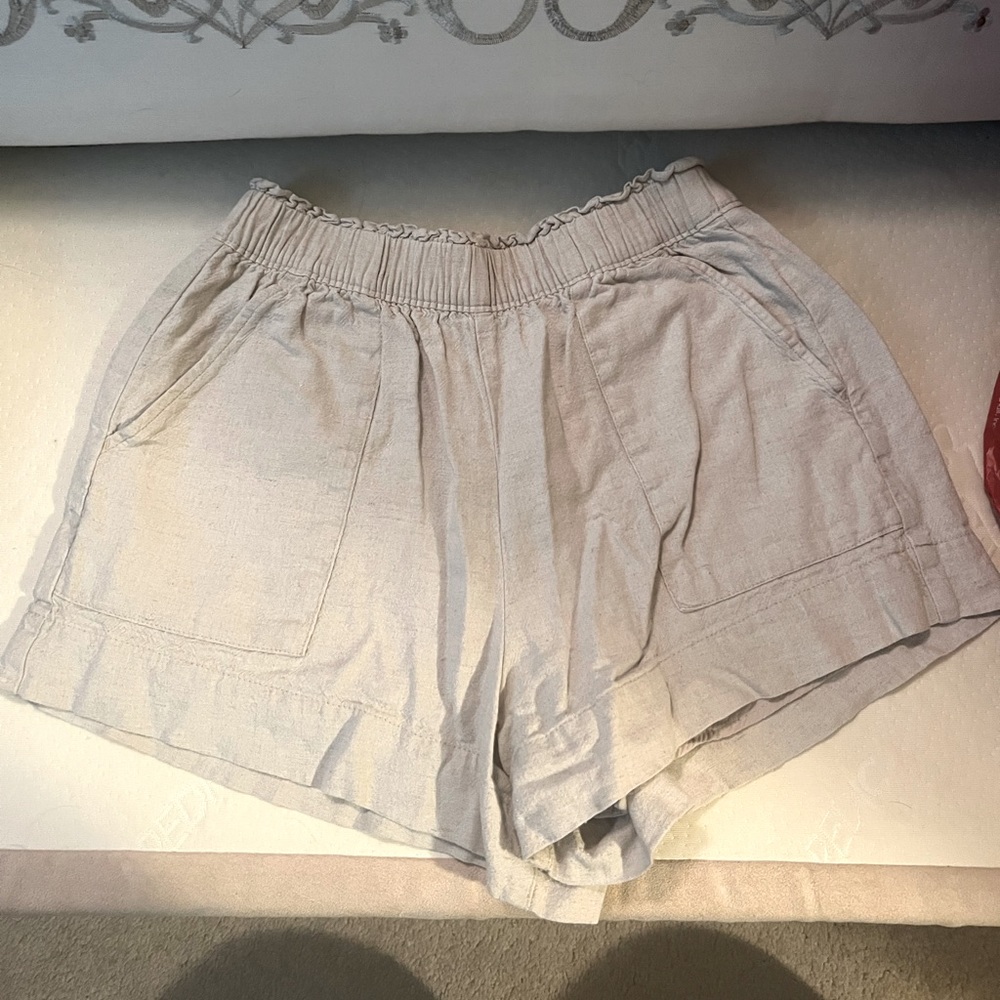 Linen shorts
